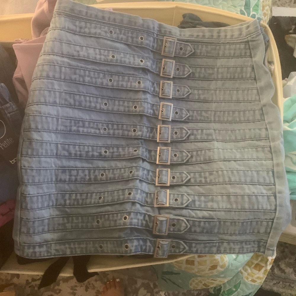 Belted jean skirt